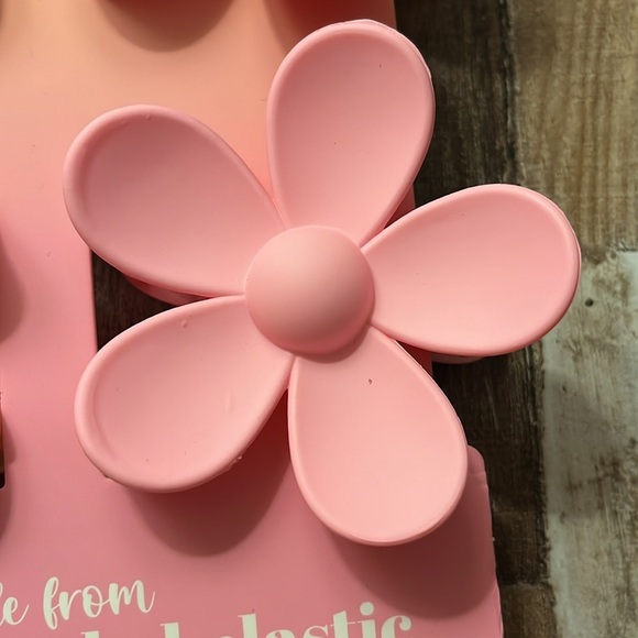 Pink Linen Hair Claw Clips set of 4 flowers NWT - Picture 5 of 6